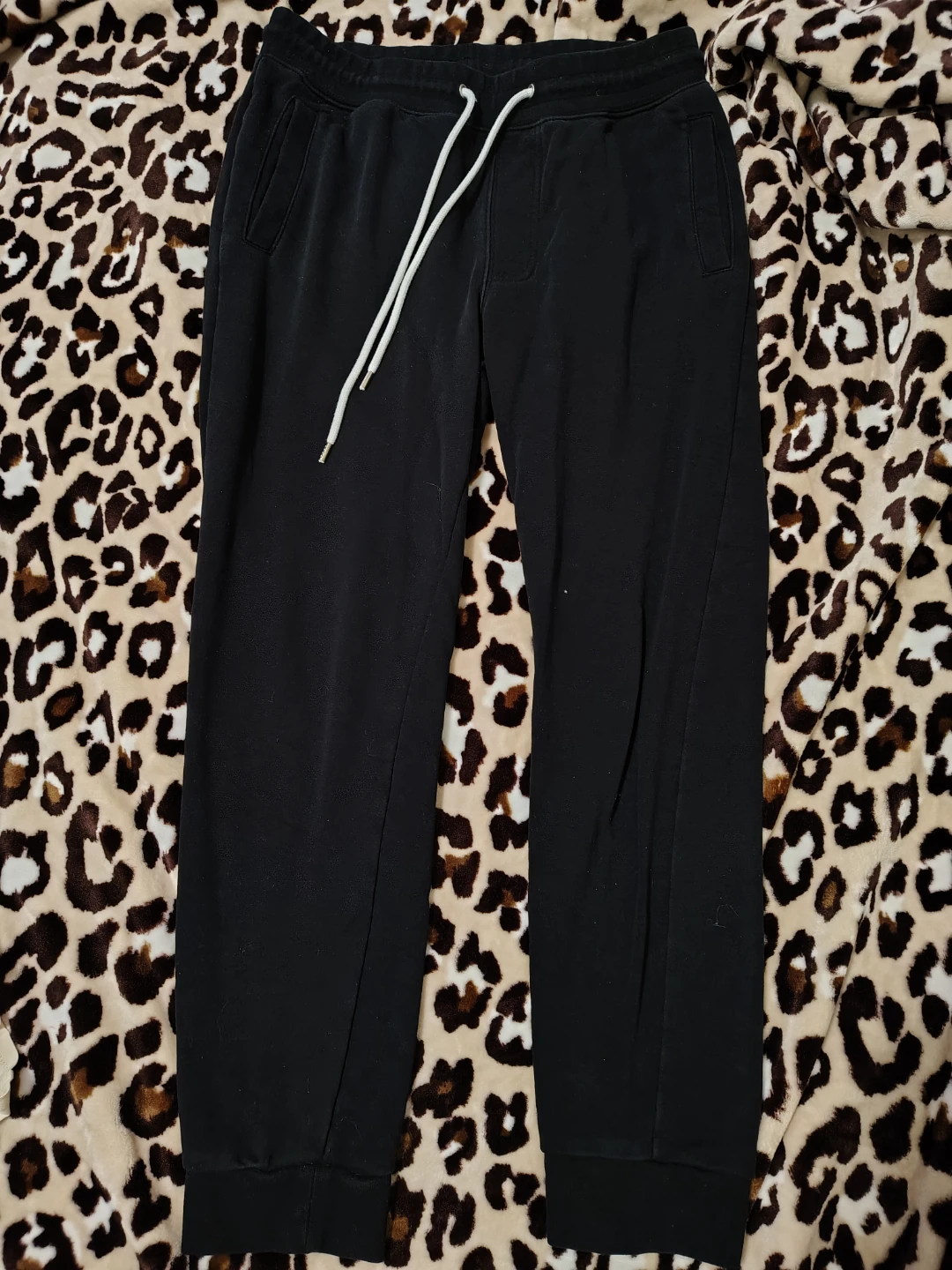 Forever 21 Men's Black Jogger Pants - Size L