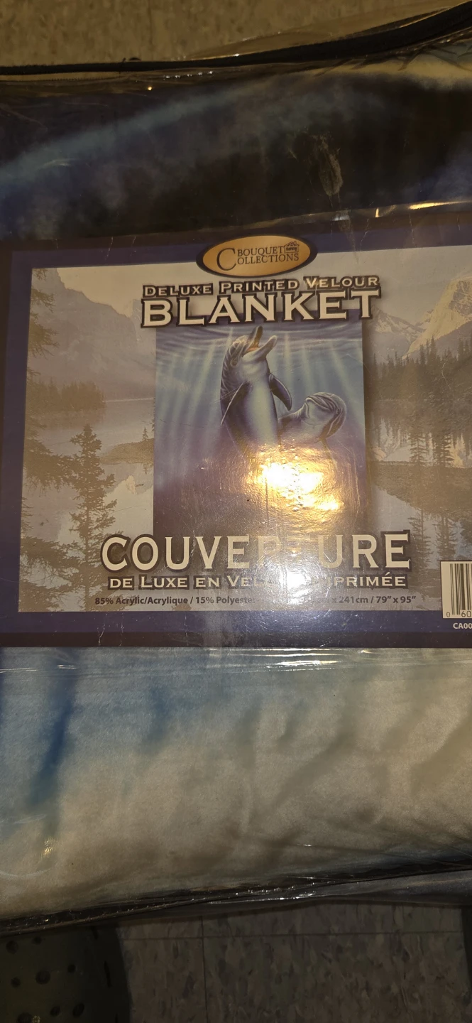 Price Drop--BOUQUET DELUXE PRINTED VELOUR BLANKET Dolphin Design - photo 2