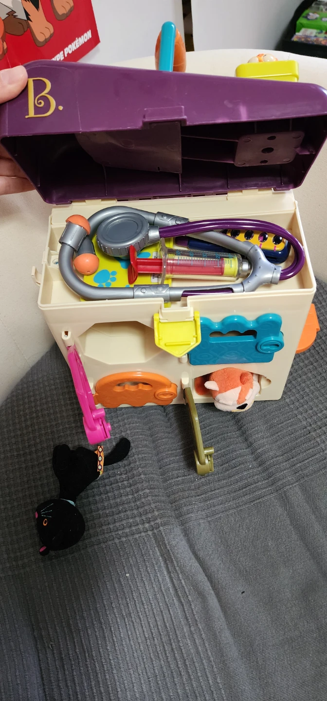 B. Toys Vet Center Toy - photo 2