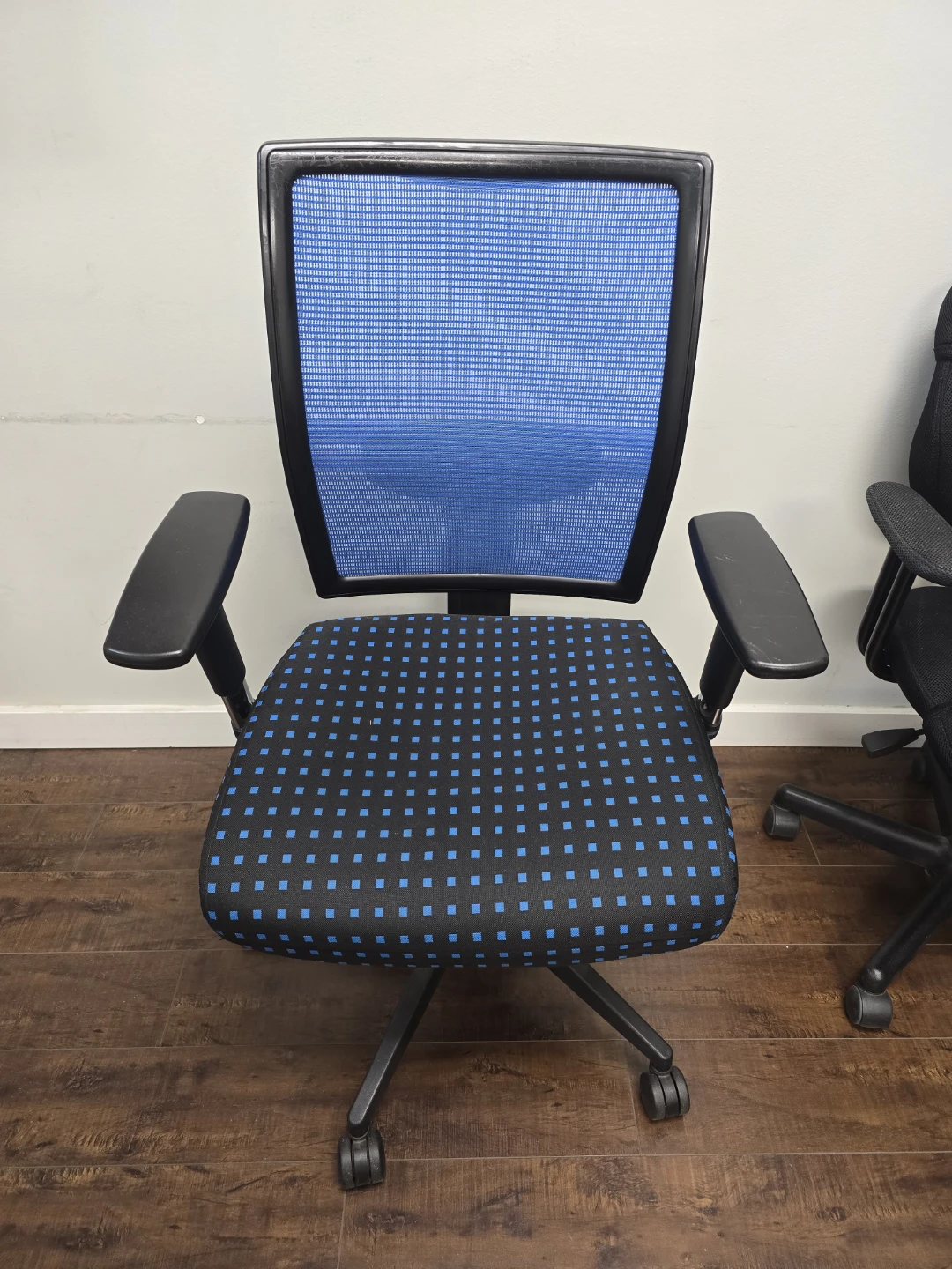 Free Office Chairs - photo 2