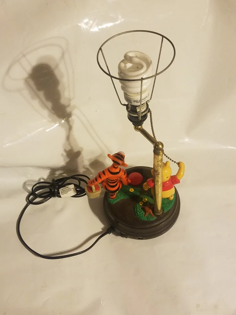 Disney Pooh & Friends Animated Talking Lamp - photo 2