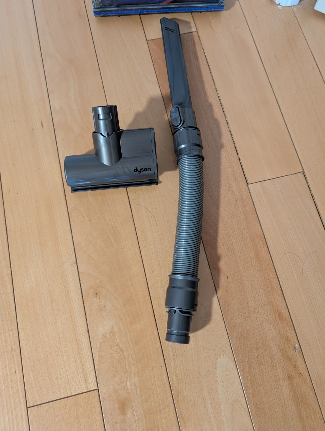 Dyson Cordless Vacuum Cleaner parts - photo 2