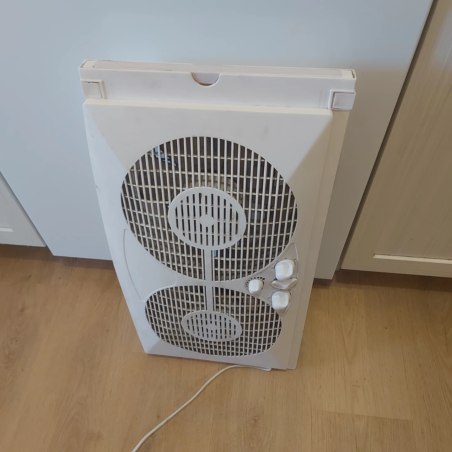 Bionaire Twin Reversible Airflow Window Fan