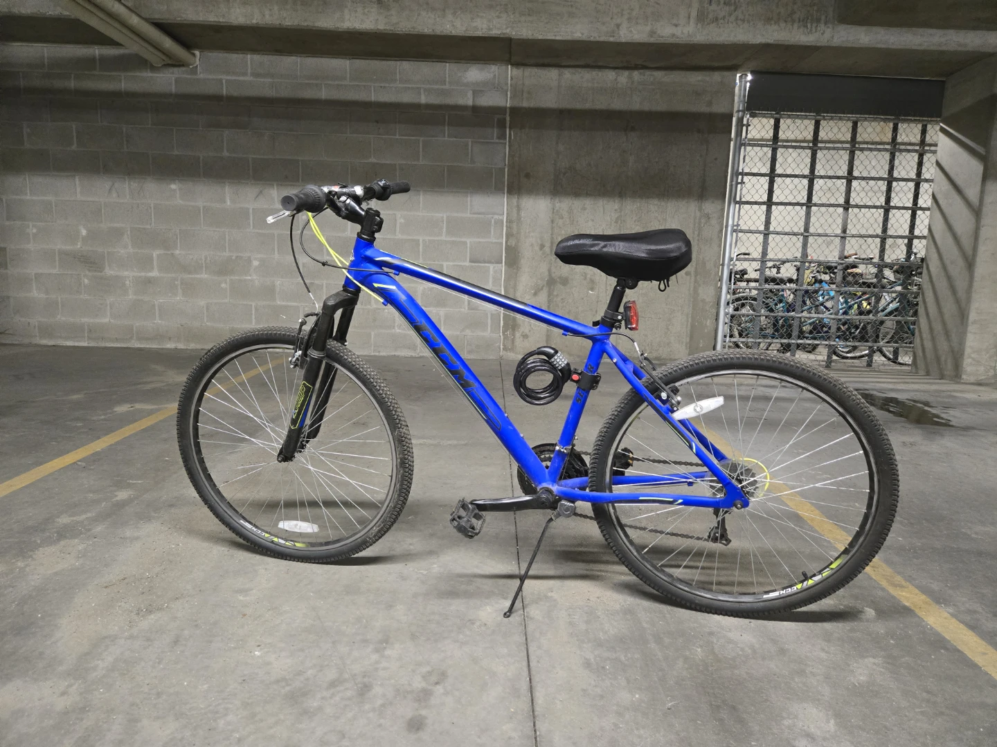 Mens Blue Mountain Bike