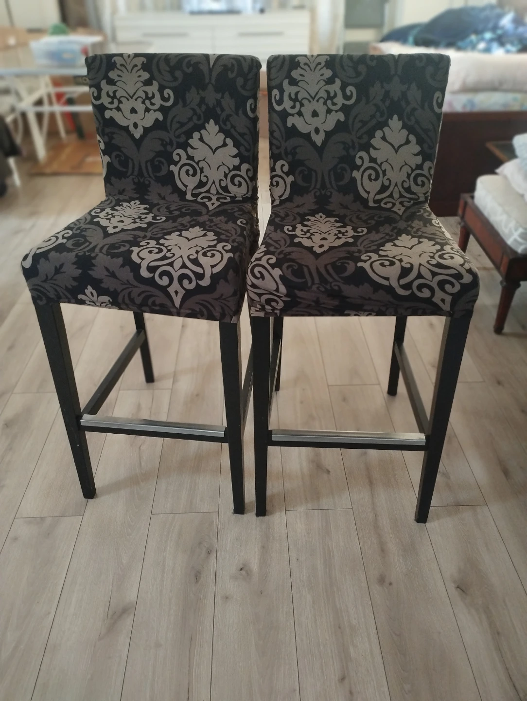 2 High chair with cover