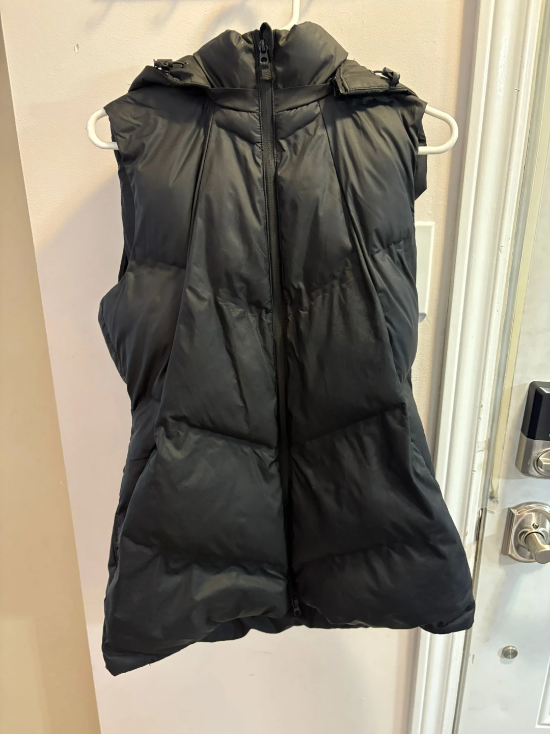 Hyba Black Puffer Vest - Size M