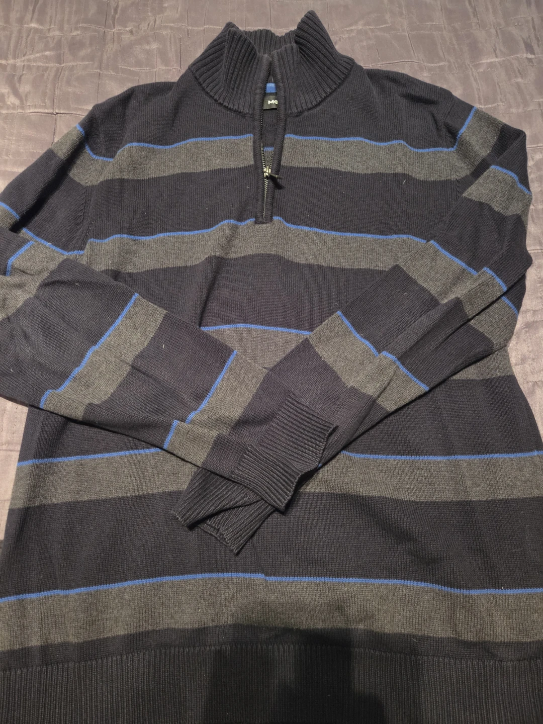 FREE men's MEXX sweater size XL