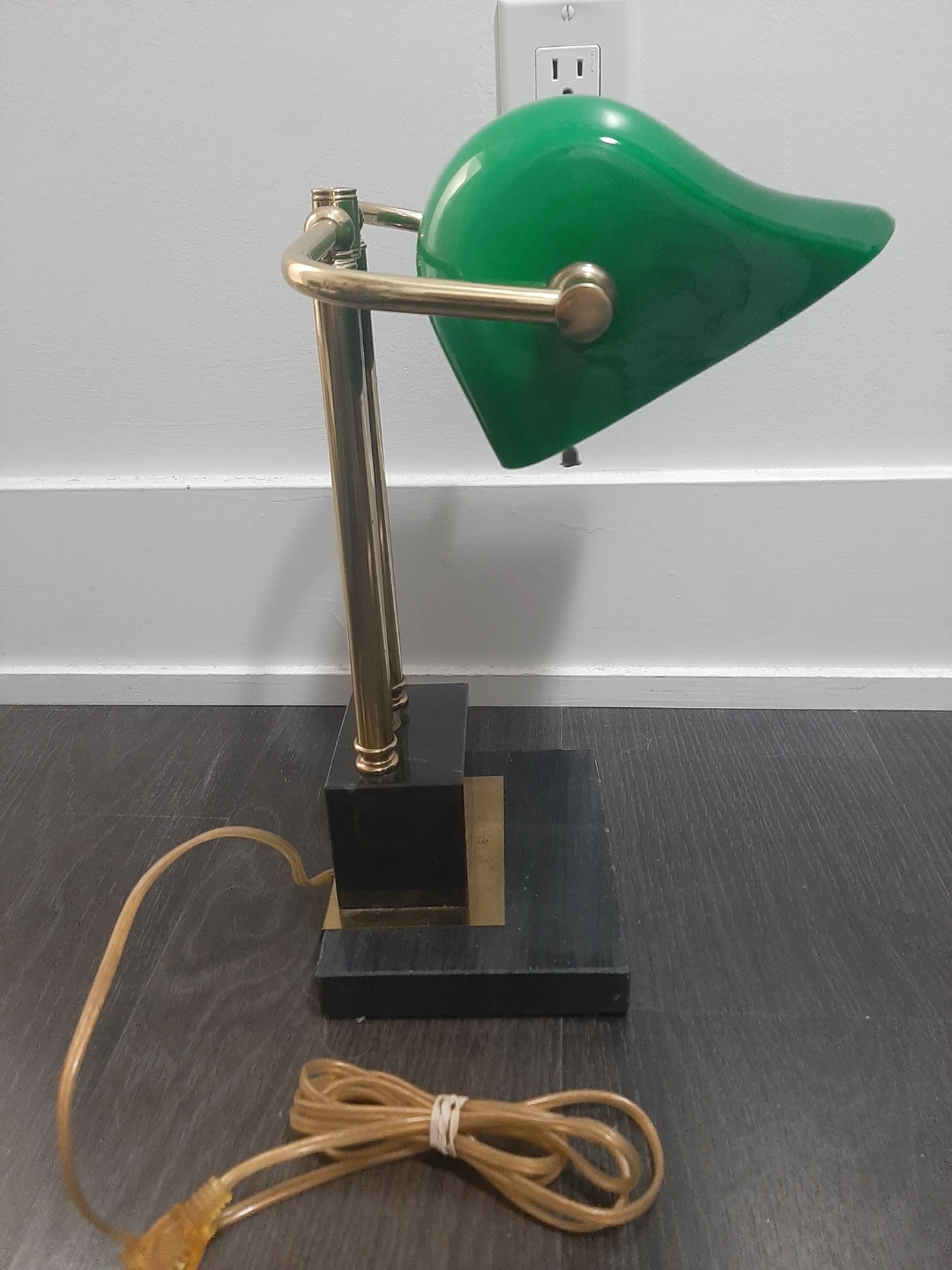 Banker Style Desk Lamp with LED Bulb - photo 4