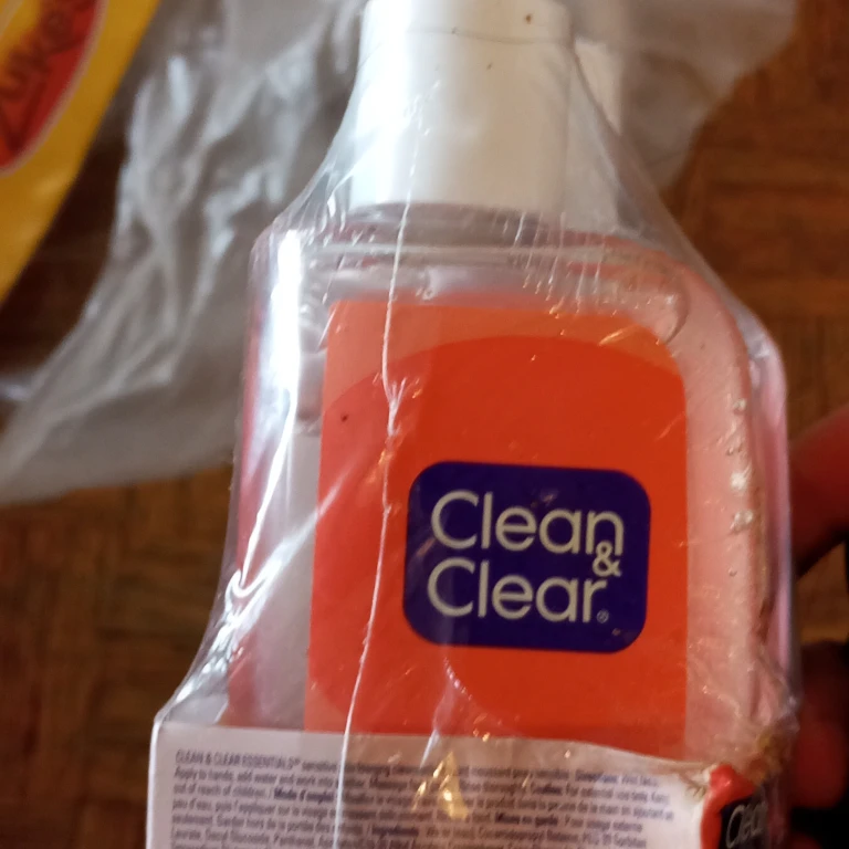 Clean & Clear Daily Skincare Essentials Set - photo 5