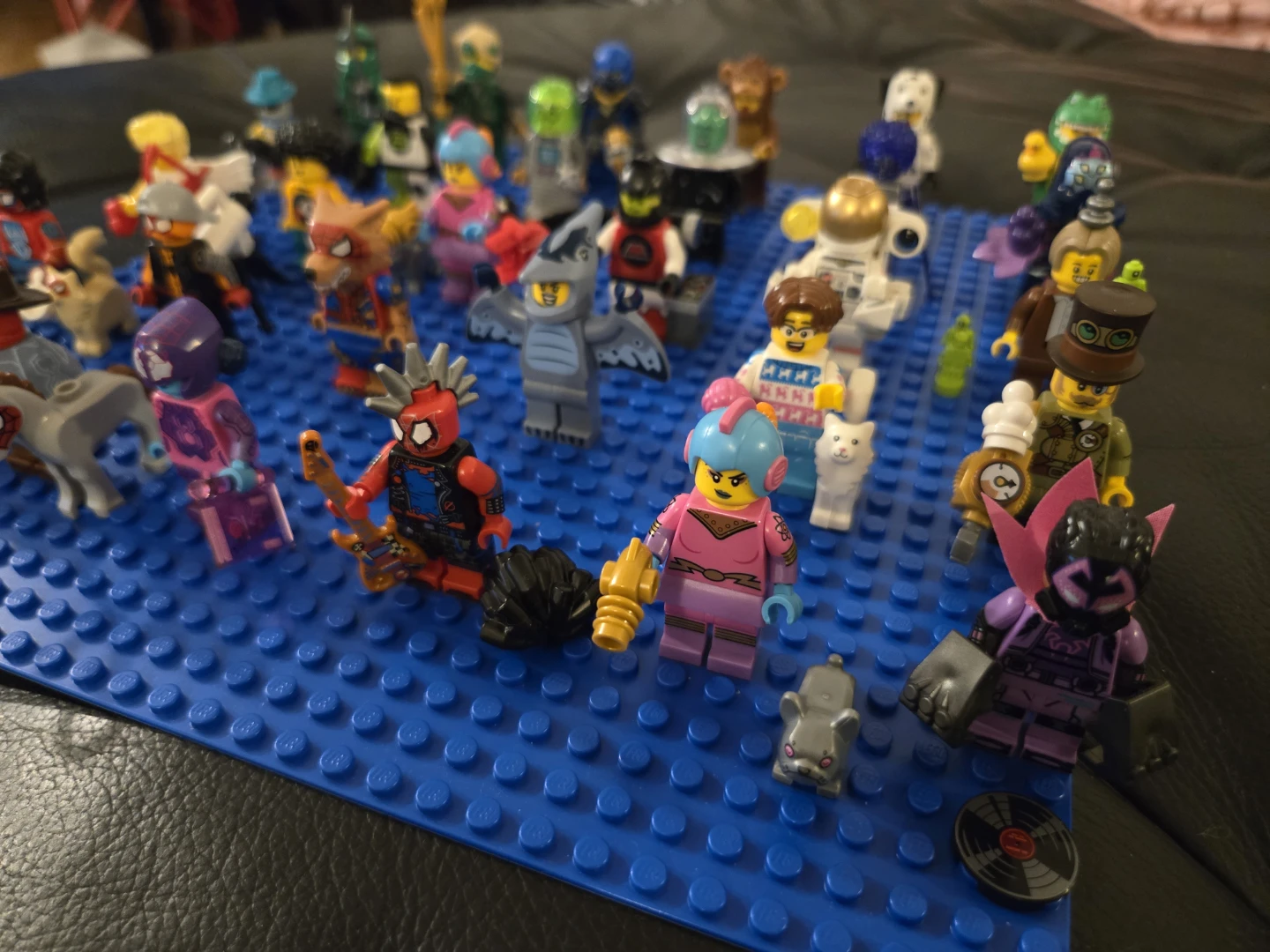 Assorted Lego Minifigures Set of 30 - photo 2