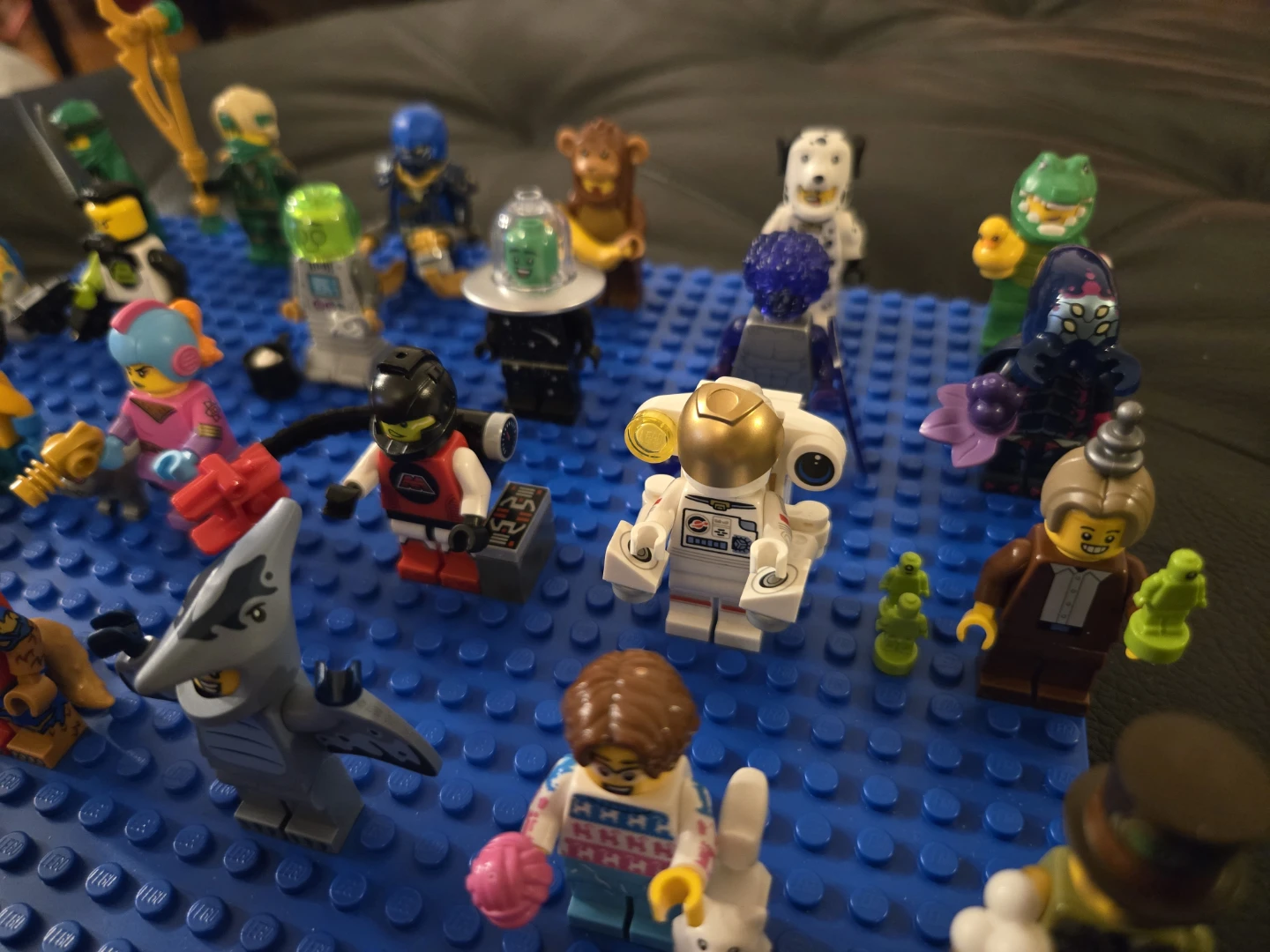Assorted Lego Minifigures Set of 30 - photo 5