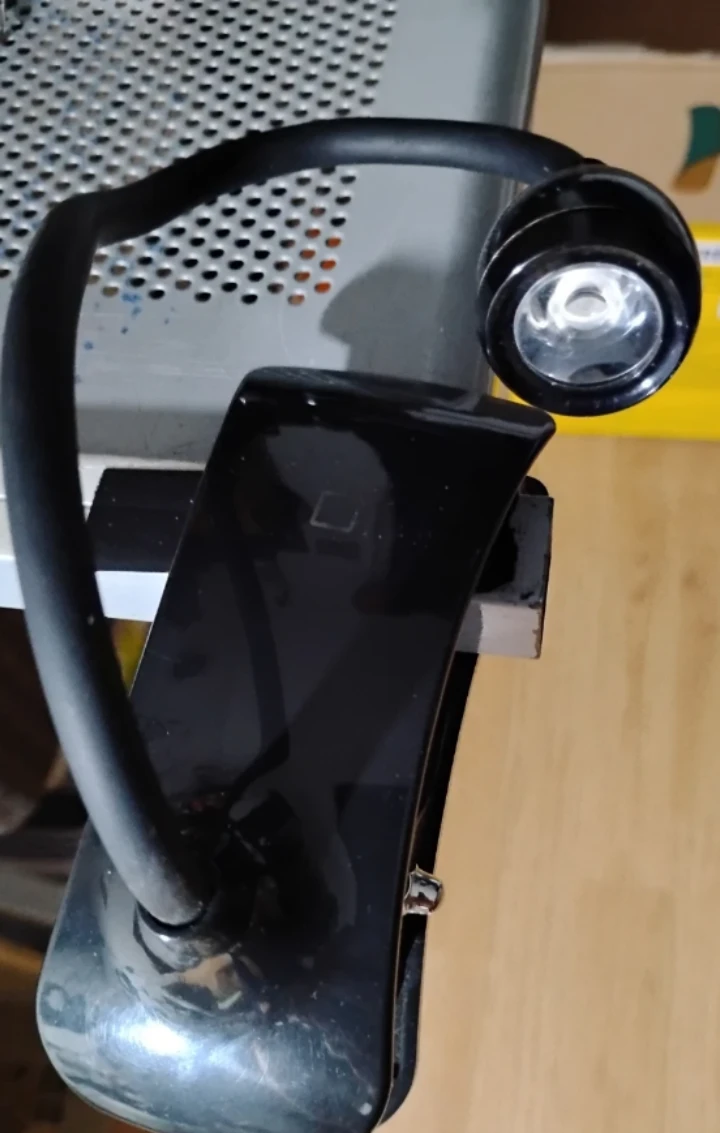 Black Clip-On LED Reading Light - photo 3