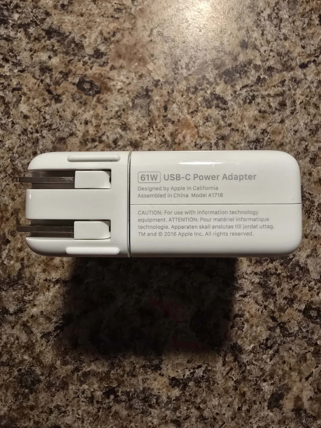 Apple 61W USB-C Power Adapter - photo 2
