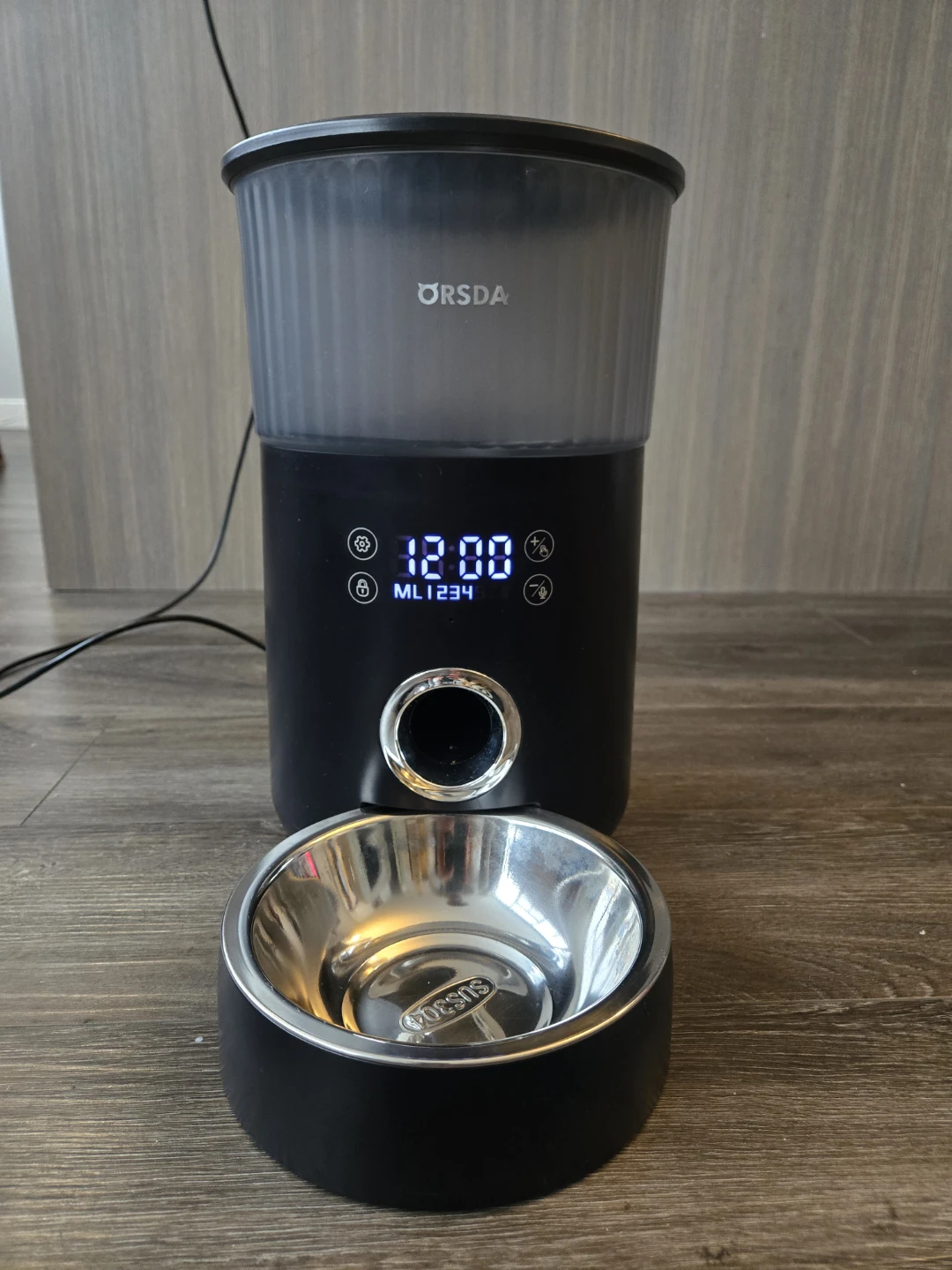 Automatic Pet Feeder (cat and small dogs)