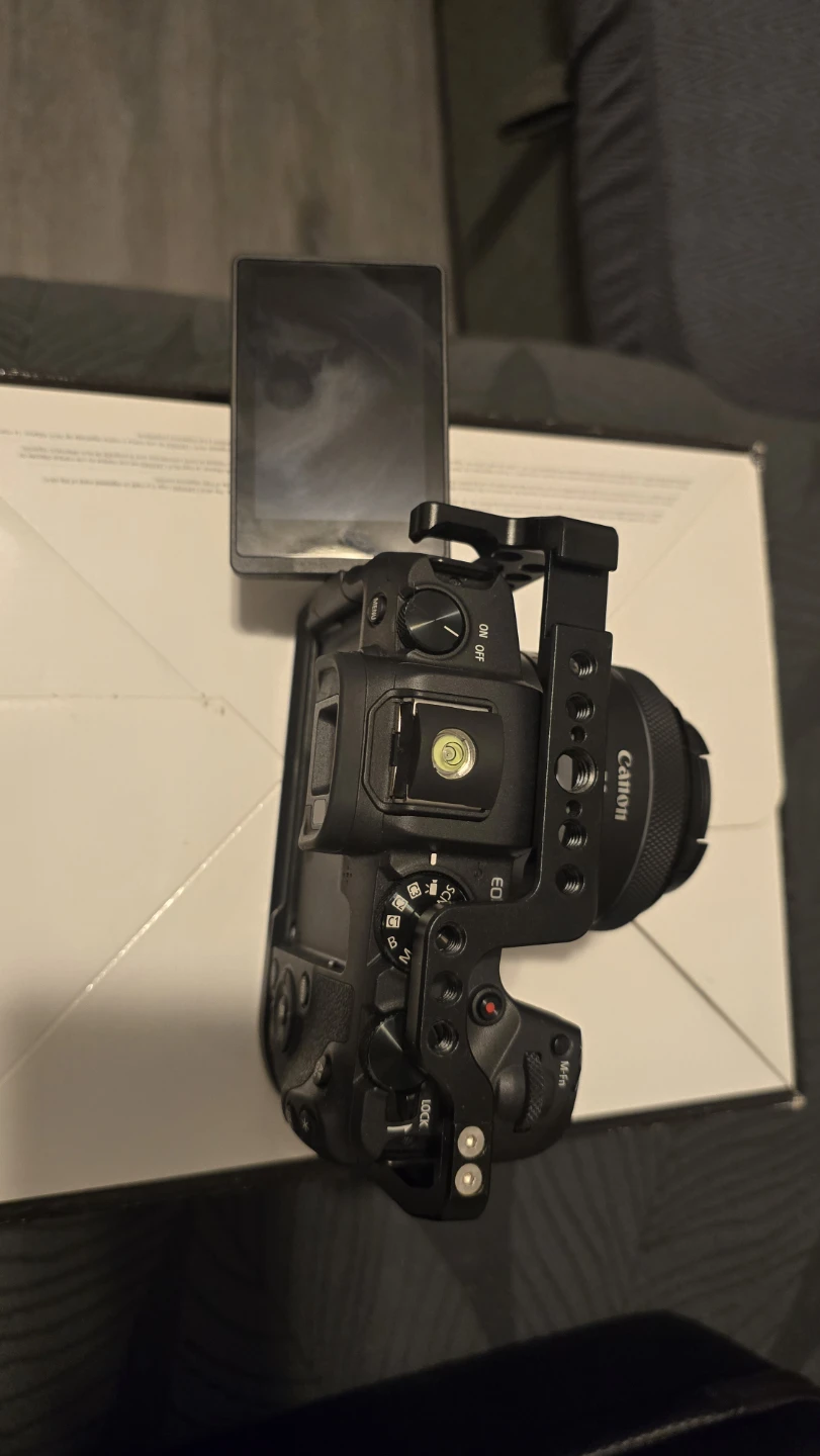Canon EOS RP Camera with RF 50mm F1.8 STM Lens - photo 3