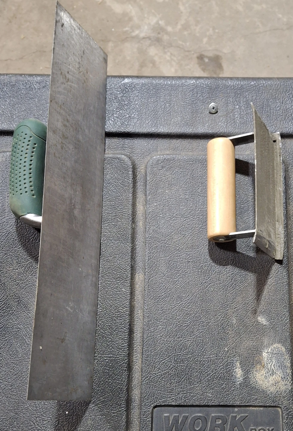 2 cement finishing trowels - photo 2