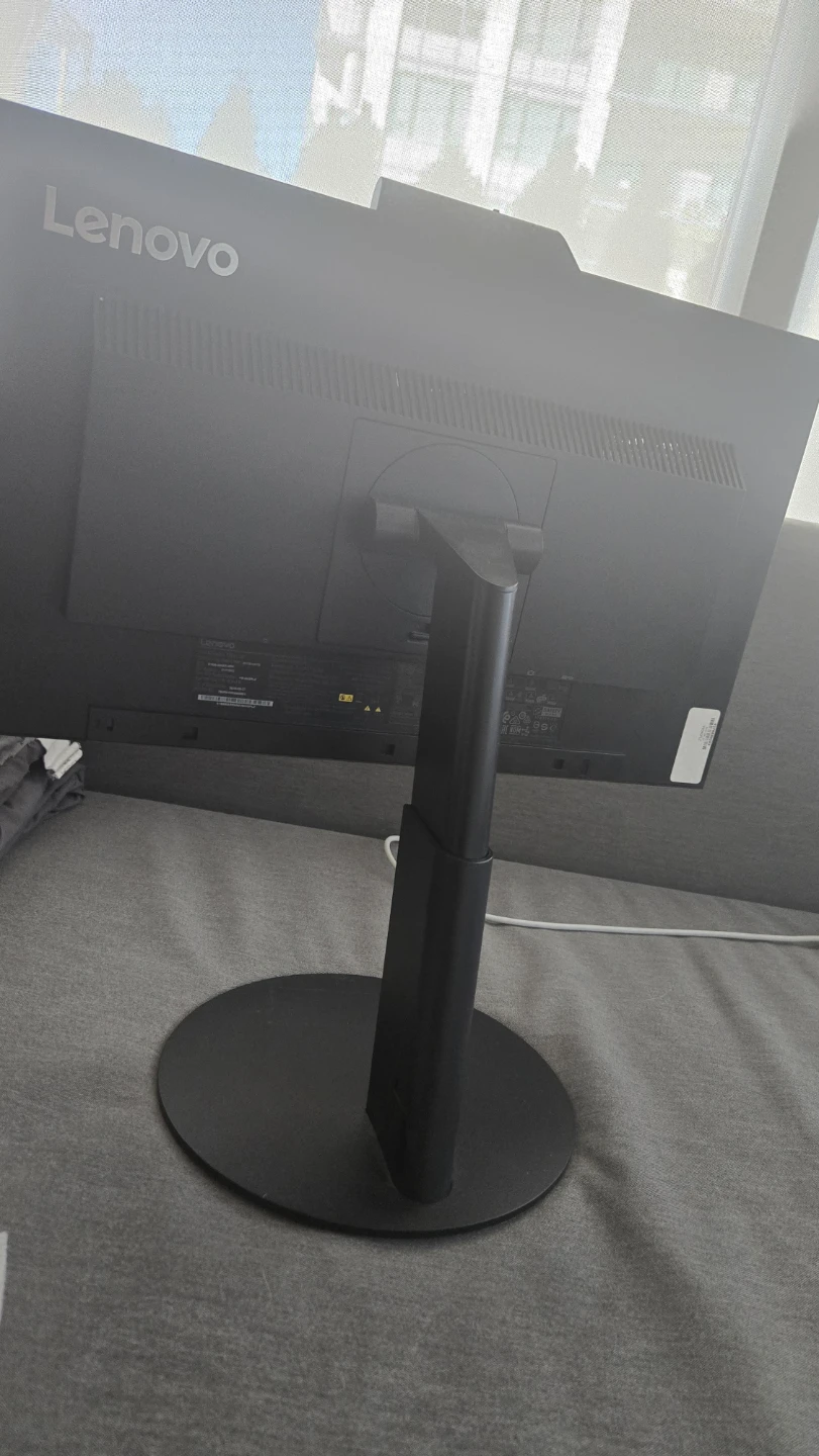 Lenovo monitor with built in web cam - photo 4