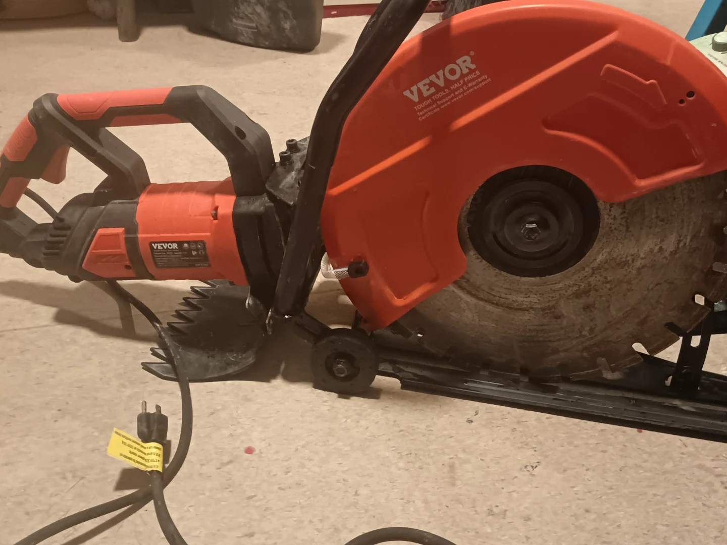 Vevor Concrete Saw - photo 4