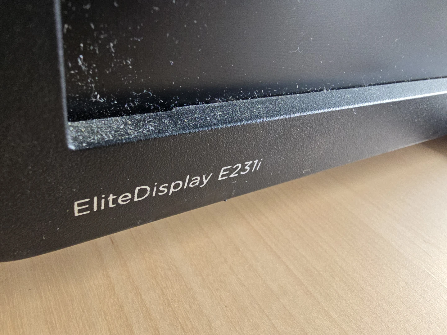 HP EliteDisplay E231i 23-inch Monitor - photo 3