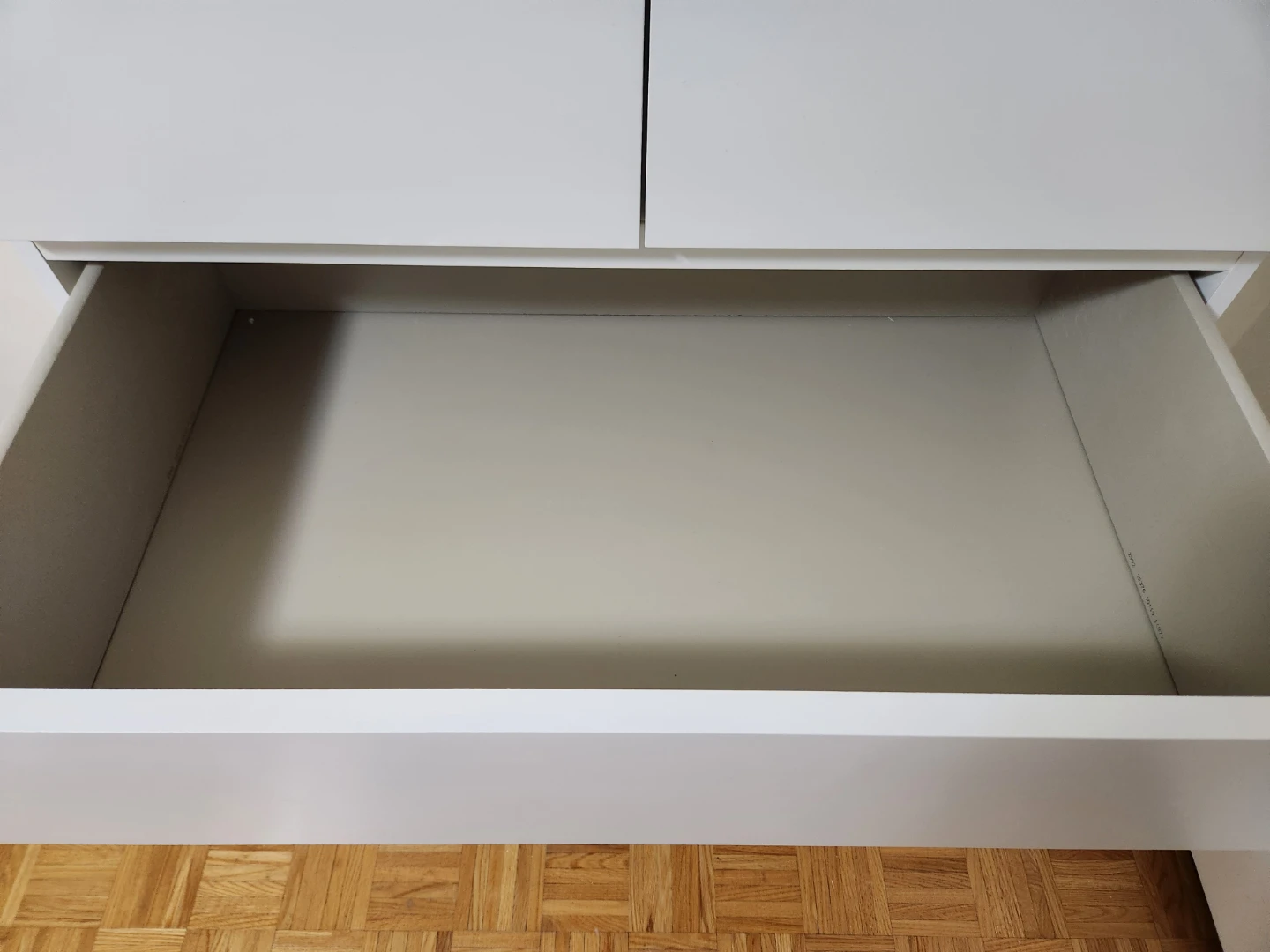 White 6-Drawer Dresser - photo 2