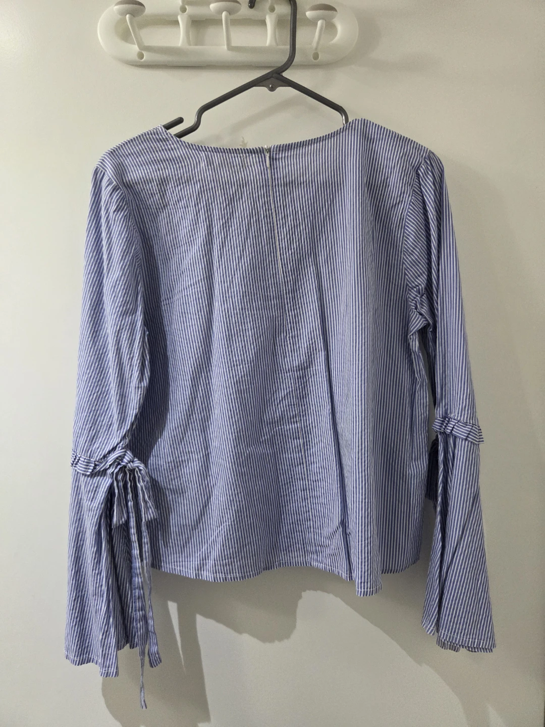 [Rebellion] Women's Striped Long Sleeve Blouse - Size L - photo 2