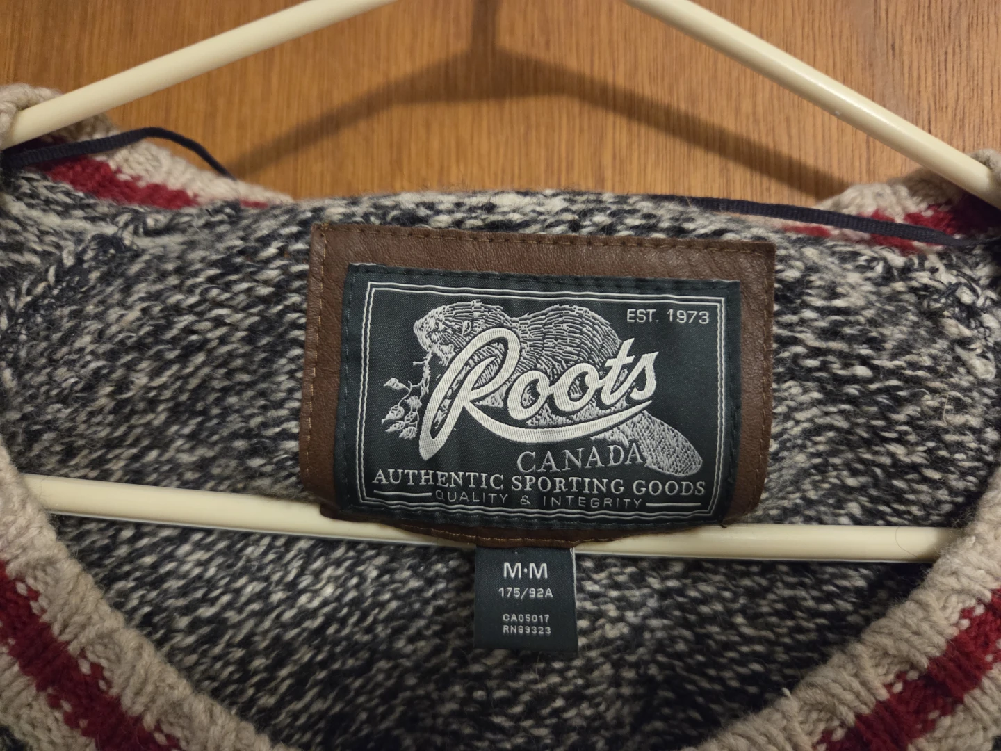 Woman's Roots Sweater Size Medium - photo 2