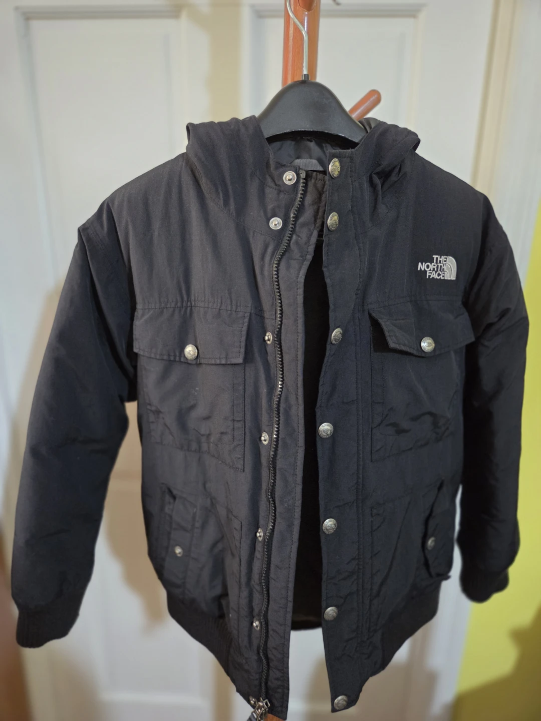 The North Face Boys' Black Puffer Jacket Size L/G