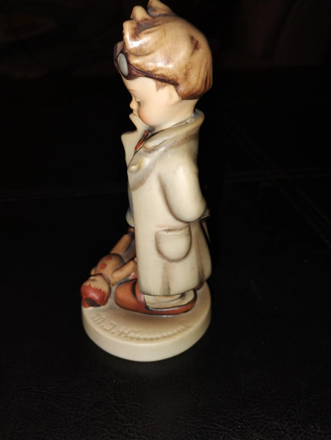 Vintage Goebel Hummel Figurine "Doctor" - photo 2