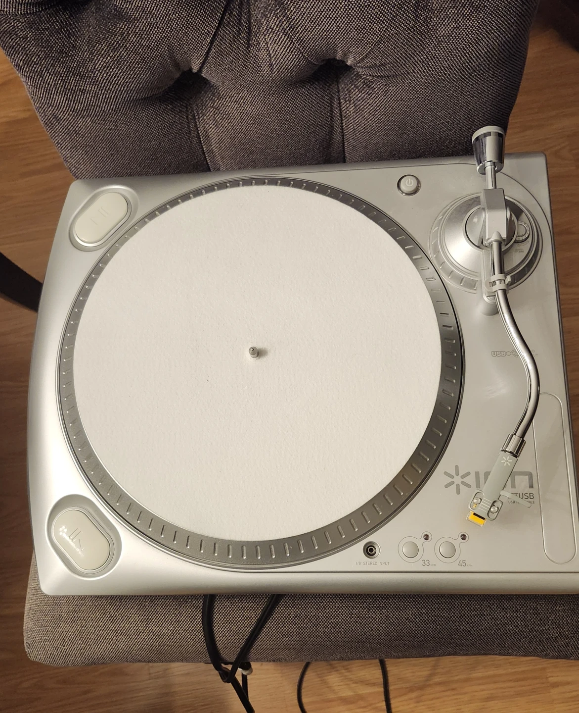 ION iTTUSB USB Turntable - New