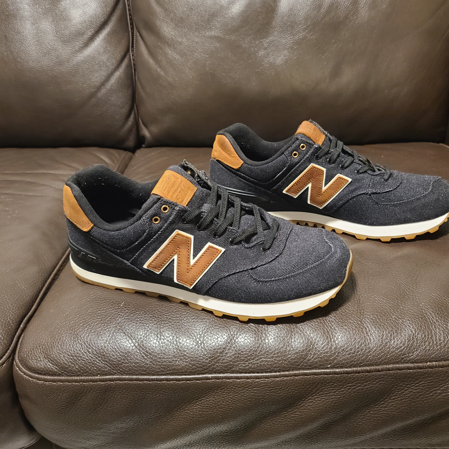 New Balance 574XA Black/Brown, Men's US 10 black denim. Rare