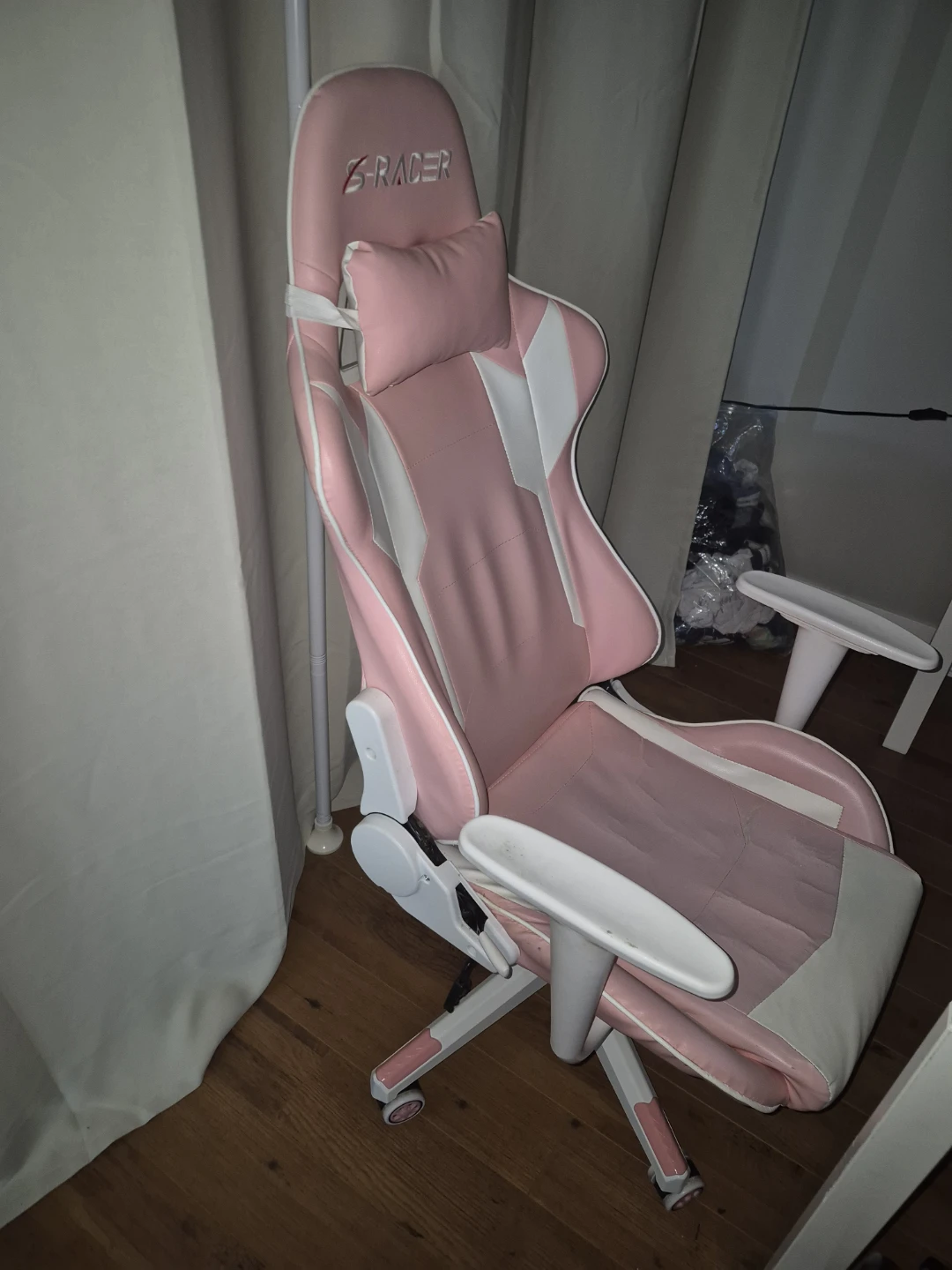 Pink & White S-Racer Gaming Chair - photo 2