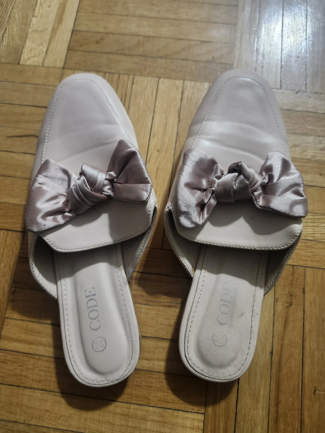 CODE Bow Mules - Size 38