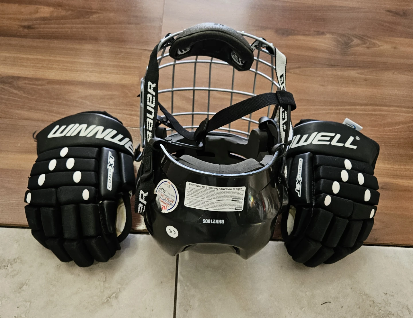 Bauer Hockey Helmet with WinnWell Gloves Small - photo 4
