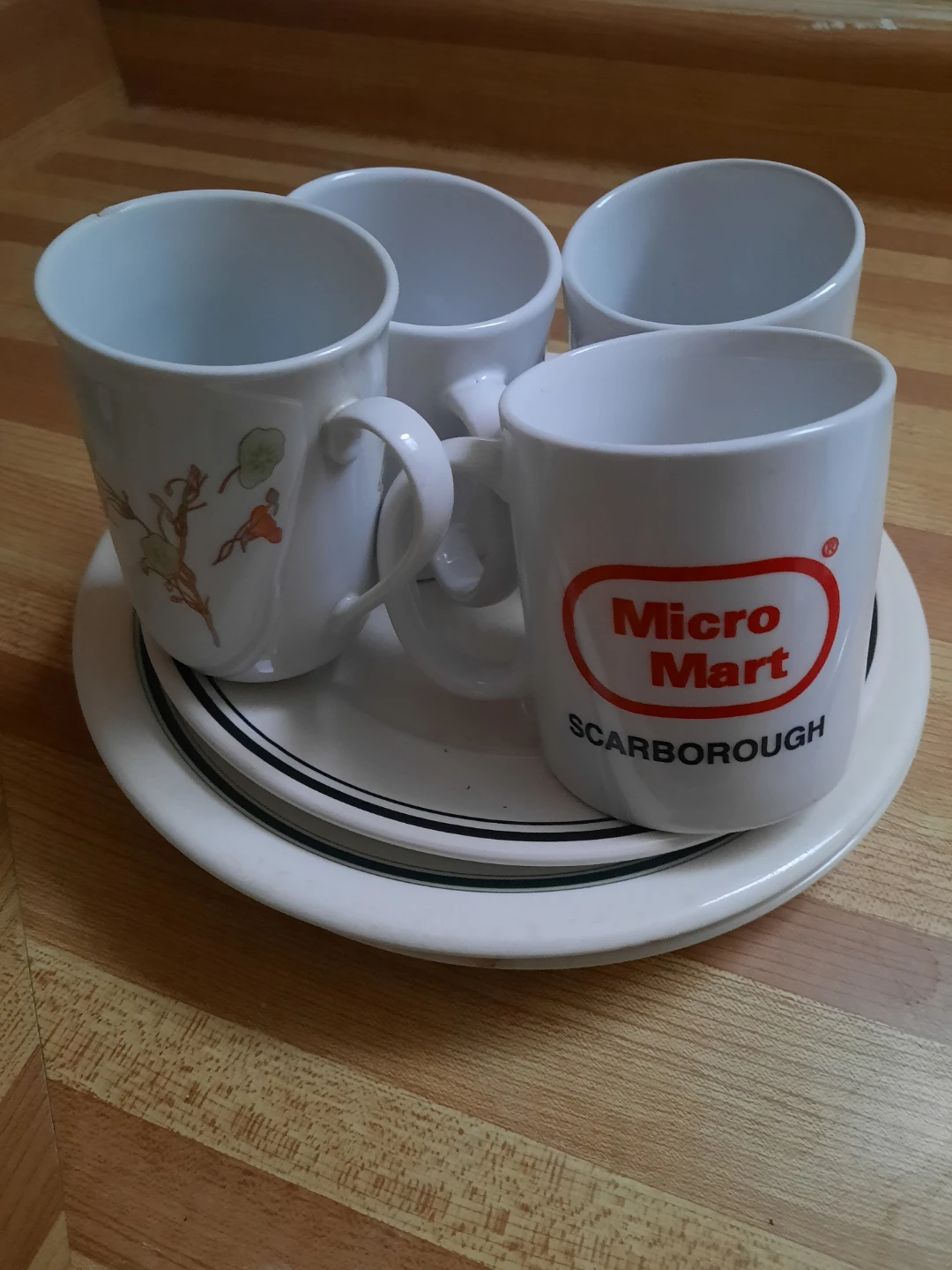 Set of 4 Mugs & 3 Plates