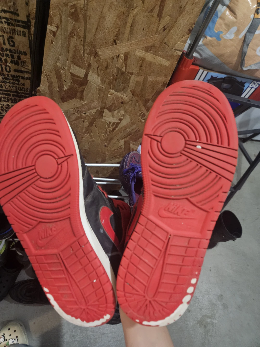Nike Air Jordan red and black - photo 3