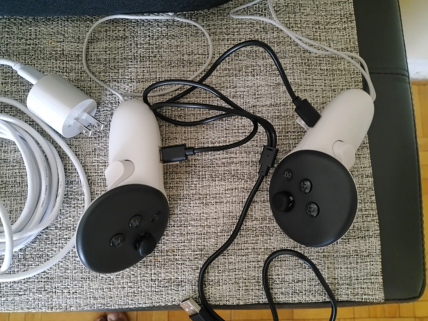 Meta Quest Pro VR Headset - photo 2