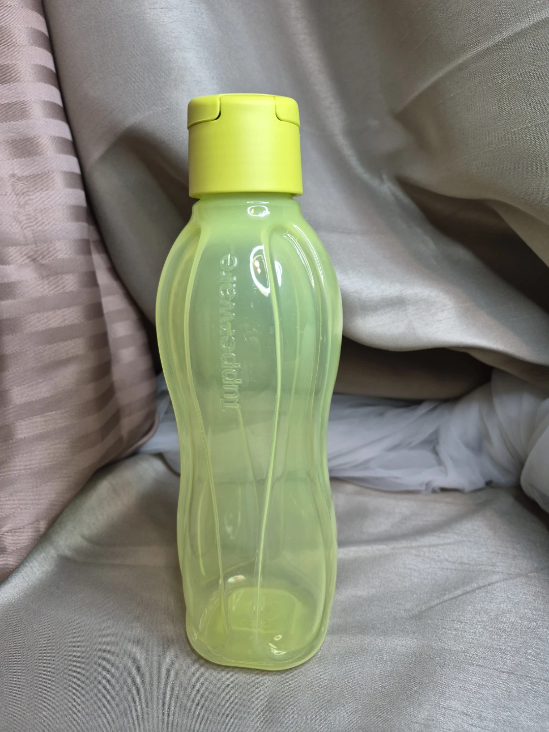 Tupperware Eco Sport 10" Tall Water Bottle 1 Lt 750 mls