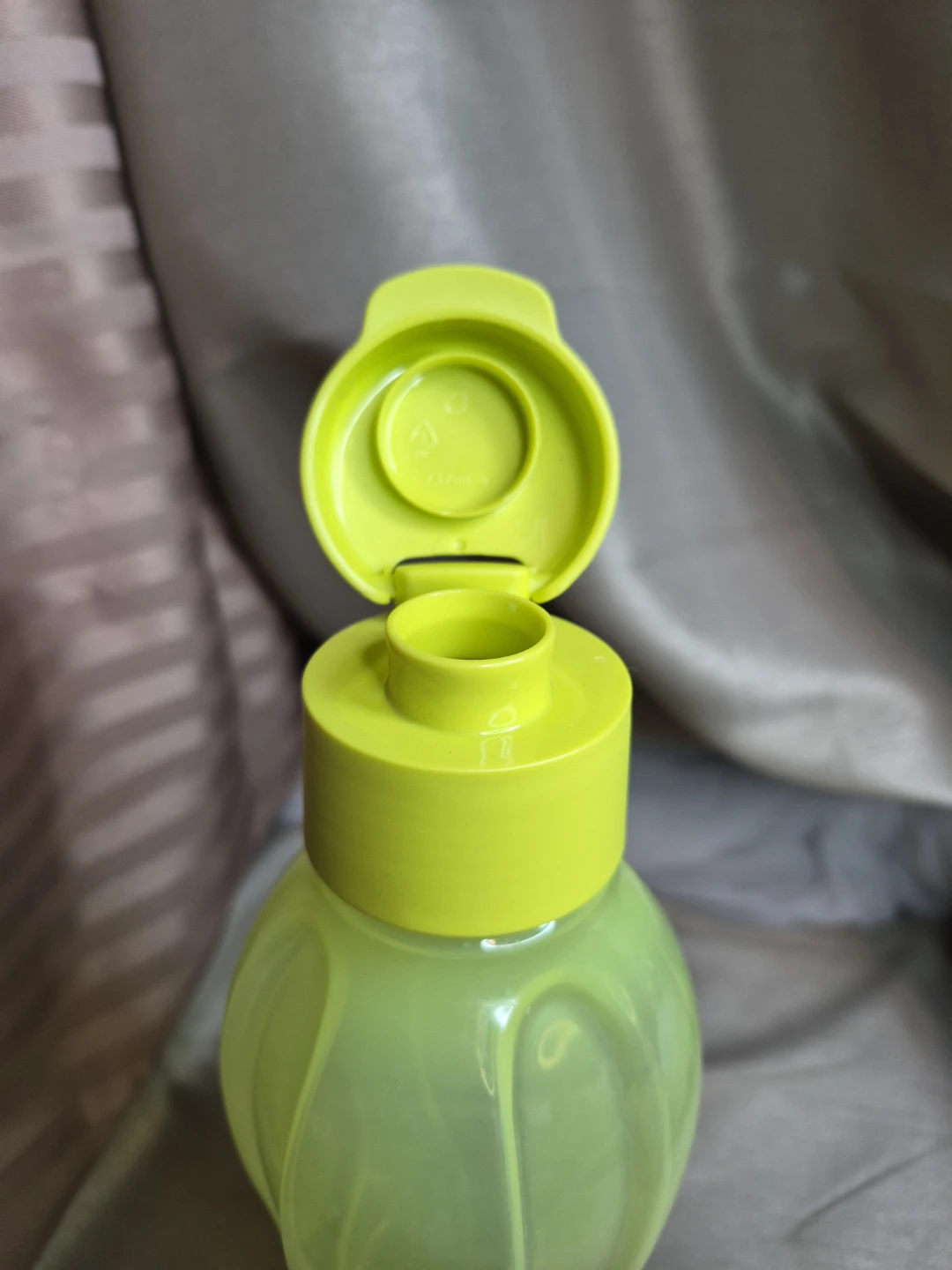 Tupperware Eco Sport 10" Tall Water Bottle 1 Lt 750 mls - photo 3
