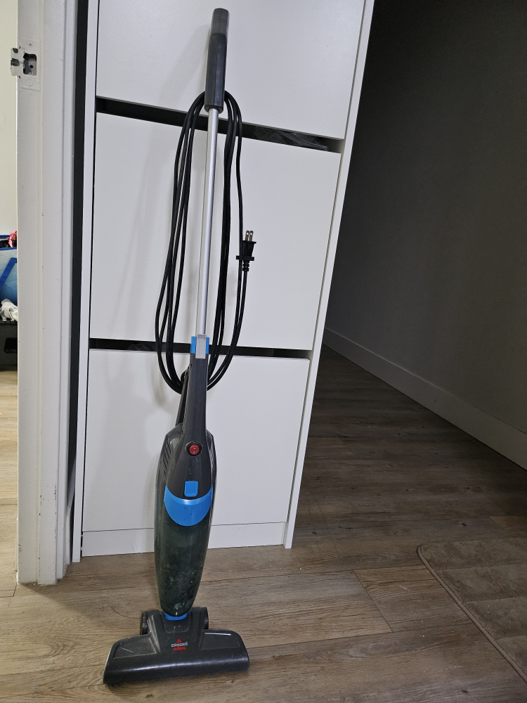Bissell Stick Vacuum Cleaner.. - photo 4