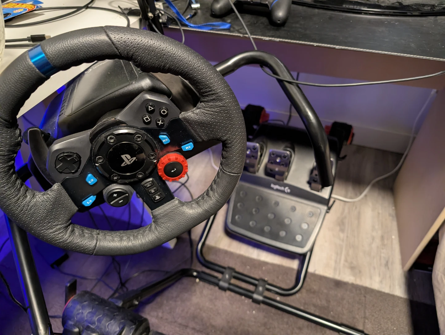 Logitech G29 Racing Wheel with Pedals (PS4 / PS5 / PC)