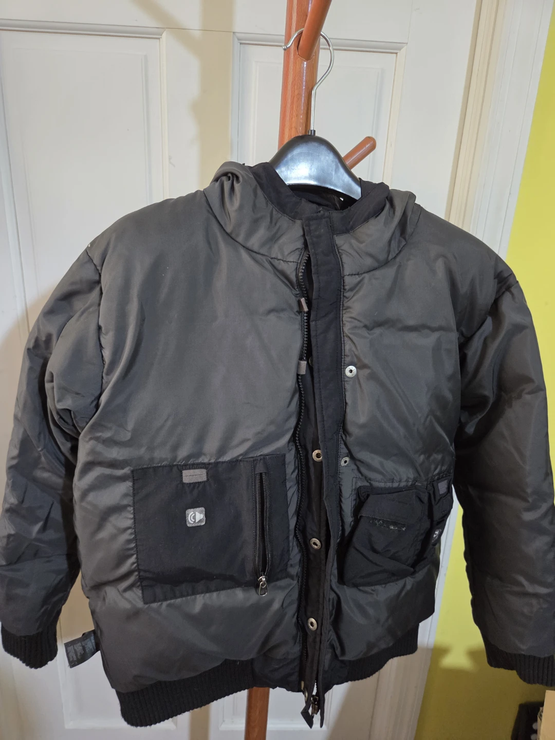 The North Face Boys' Black Puffer Jacket Size L/G - photo 4