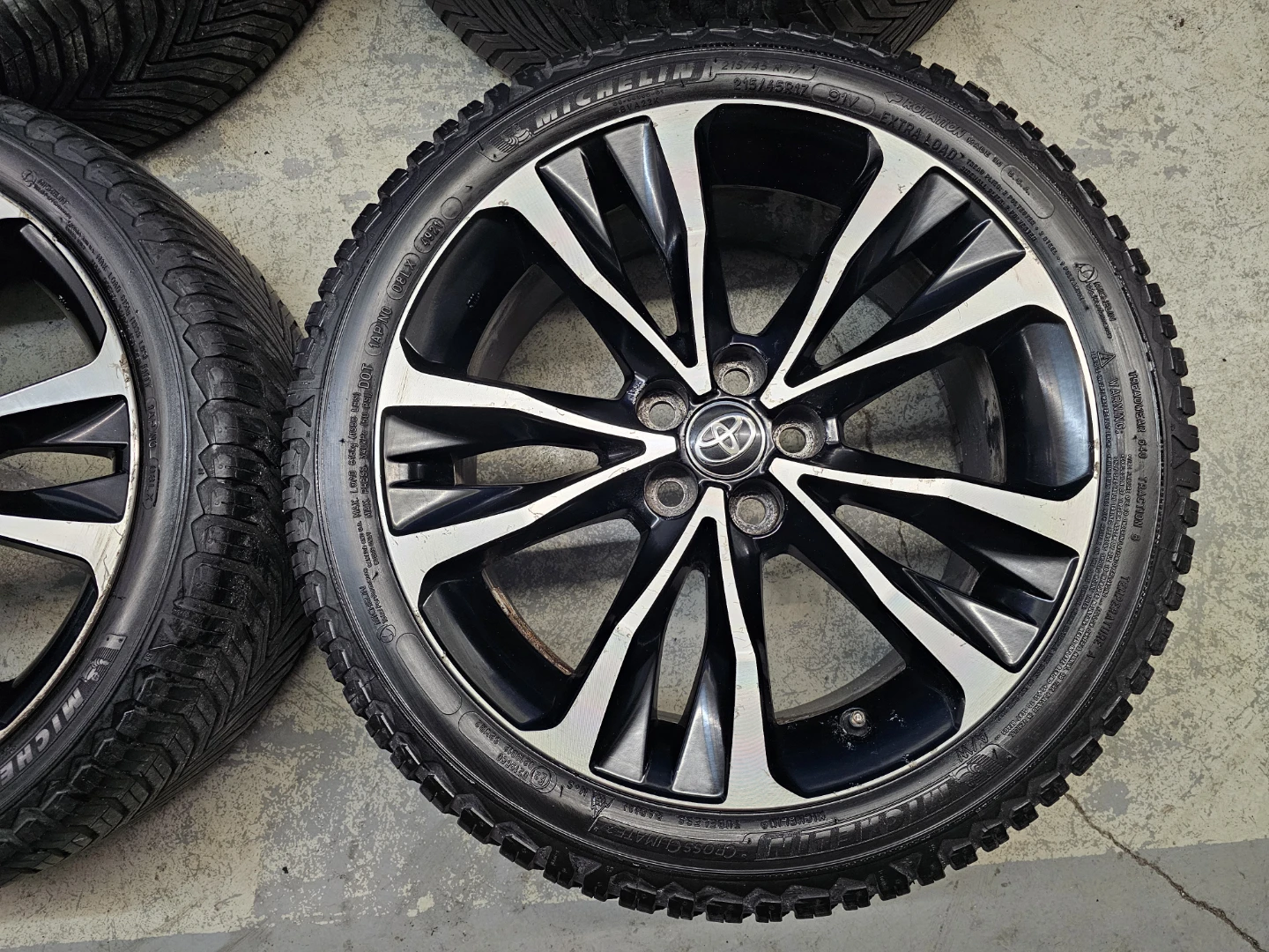 TOYOTA COROLLA O.E.M RIMS AND ALL WEATHER TIRES 215/45 R17 - photo 3