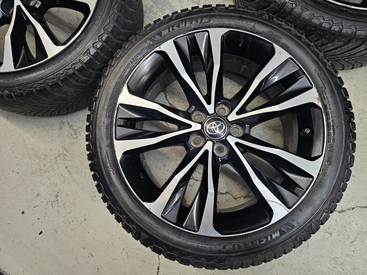 TOYOTA COROLLA O.E.M RIMS AND ALL WEATHER TIRES 215/45 R17 - photo 4