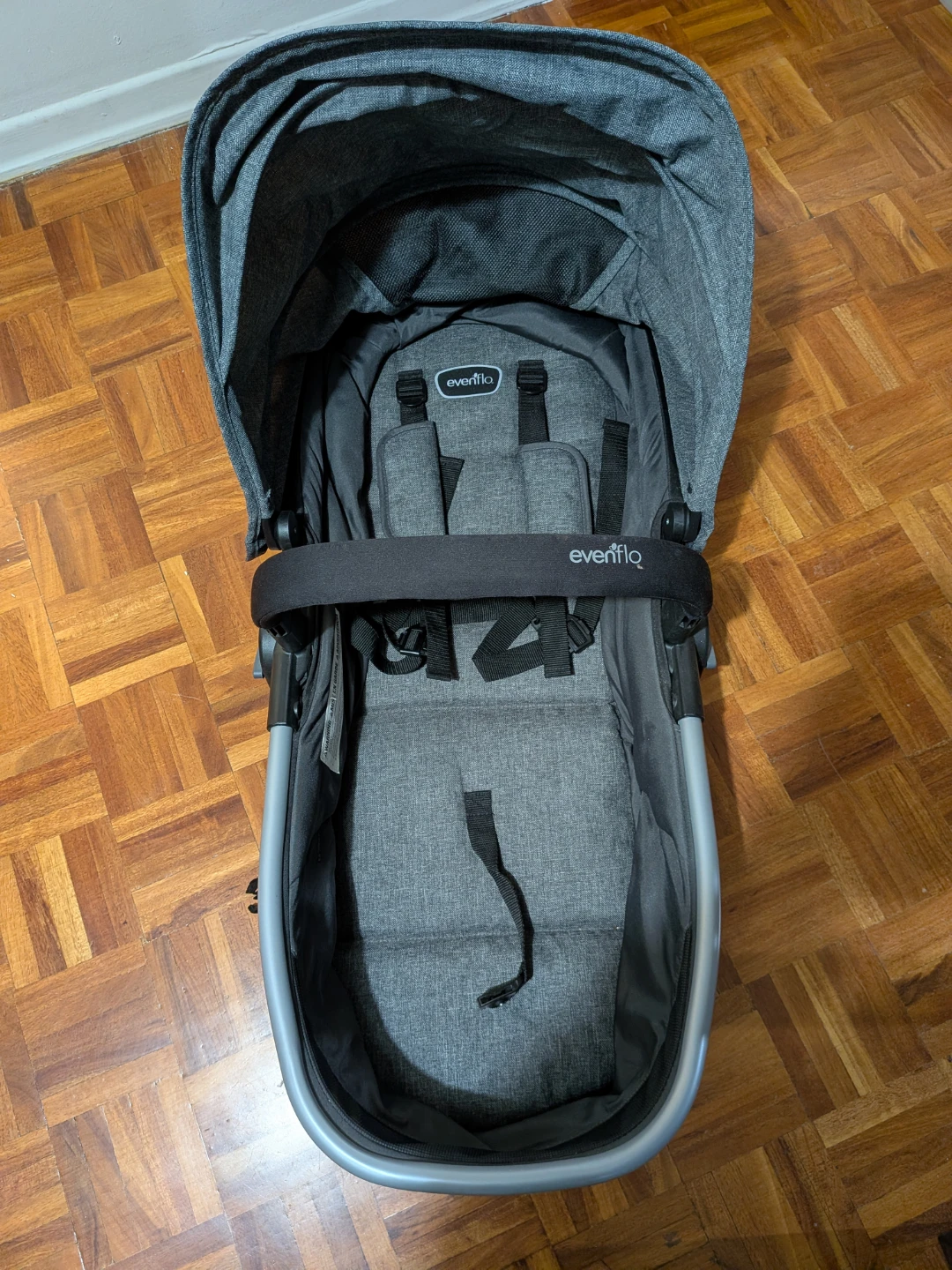 Evenflo Bassinet - Grey
