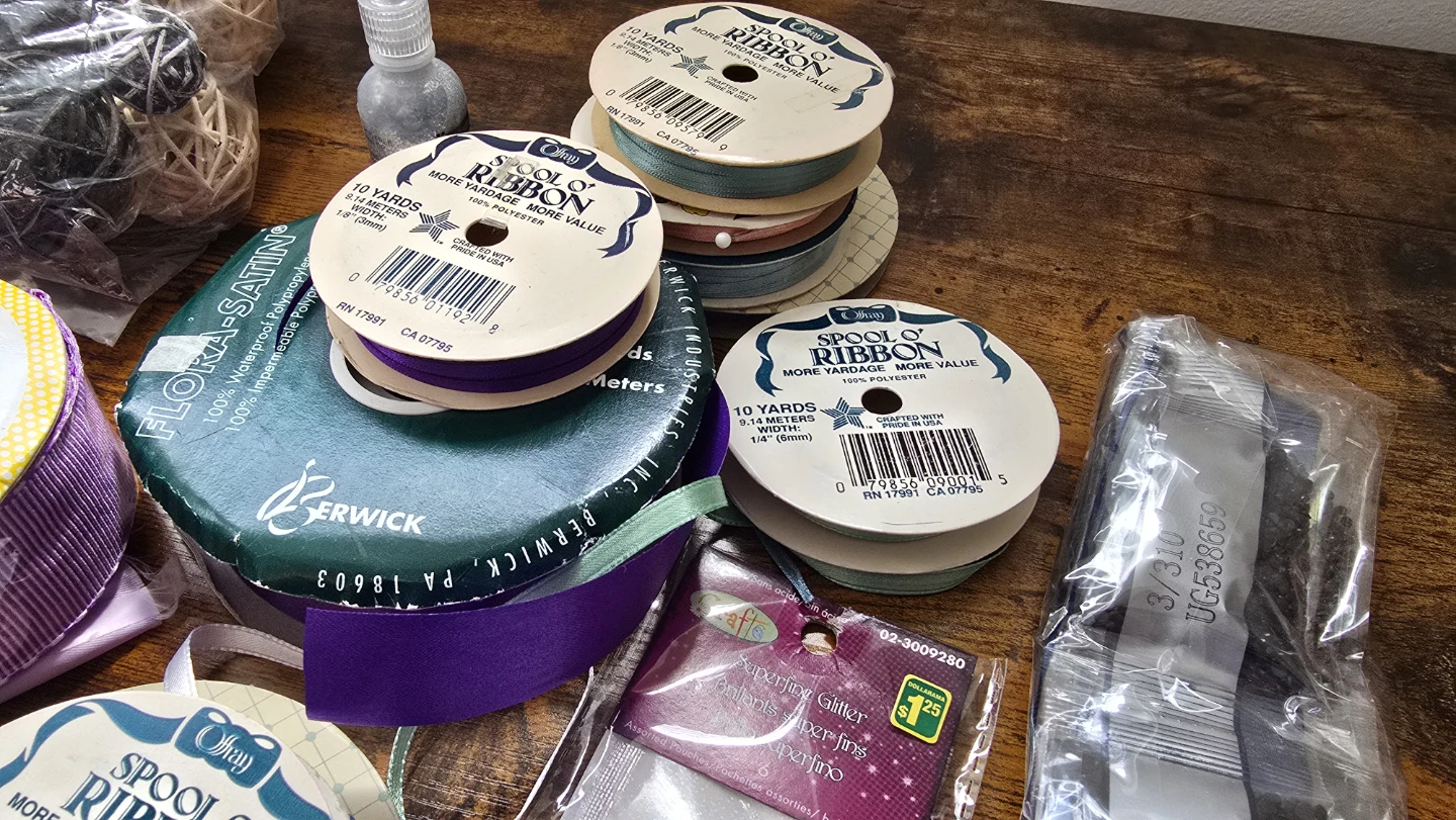 Assorted Ribbons and Craft Glitter Bundle - photo 3