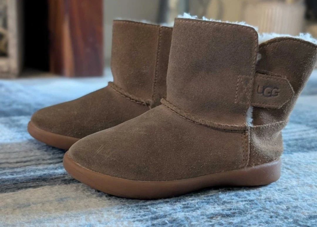 UGG Australia Brown Suede Sheepskin Lined Boots Toddler Size 7