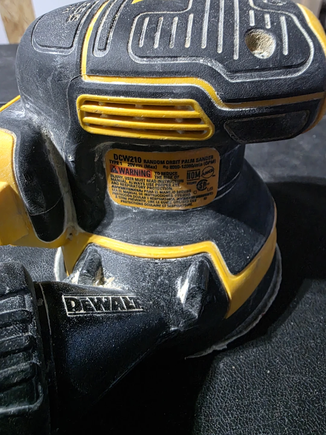 DeWalt DCW210 Random Orbit Palm Sander - photo 3