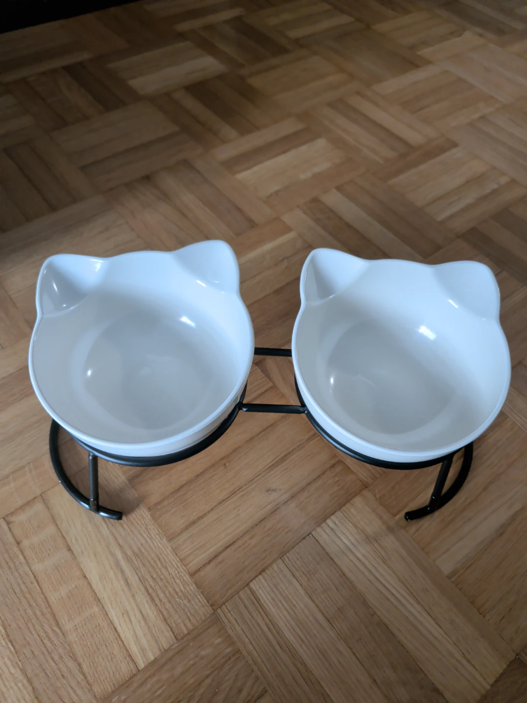 Cat Shaped Pet Bowls with Stand