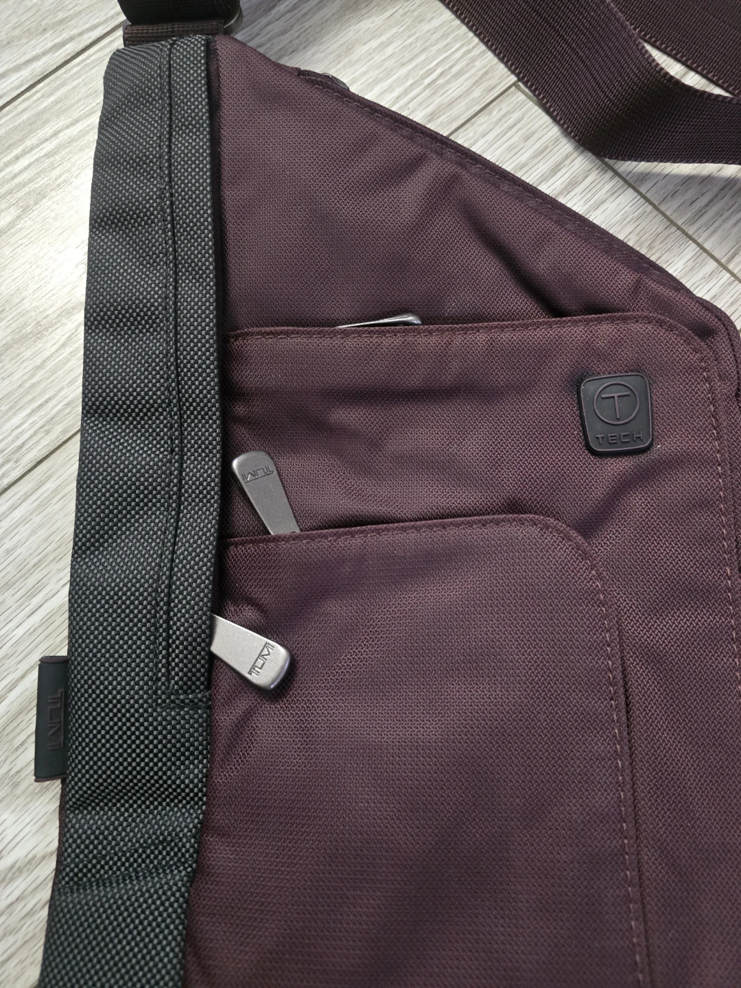 Tumi Essential Gear Purple Sling Bag - photo 2