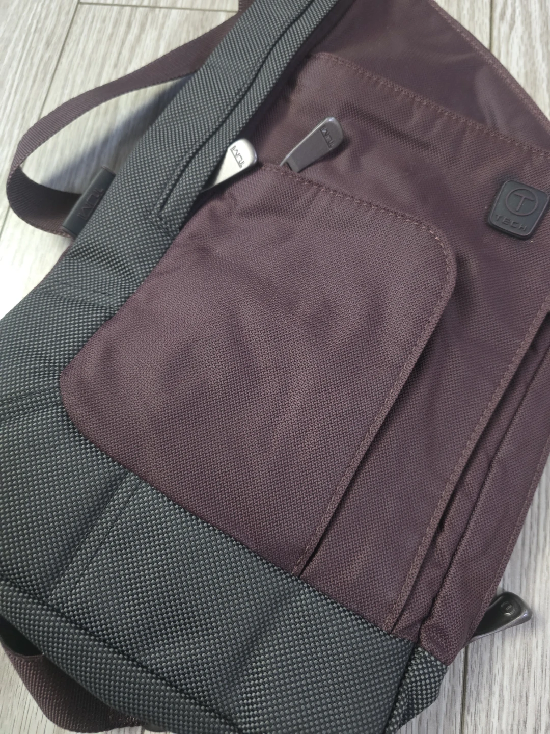 Tumi Essential Gear Purple Sling Bag - photo 5